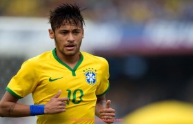 蓝鲸体育直播-世俱杯顶级前锋正面对决:数据、技术与战术价值全面对比